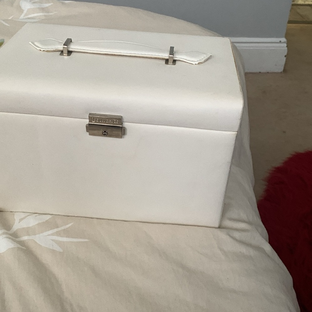 Jewellery box. Firm